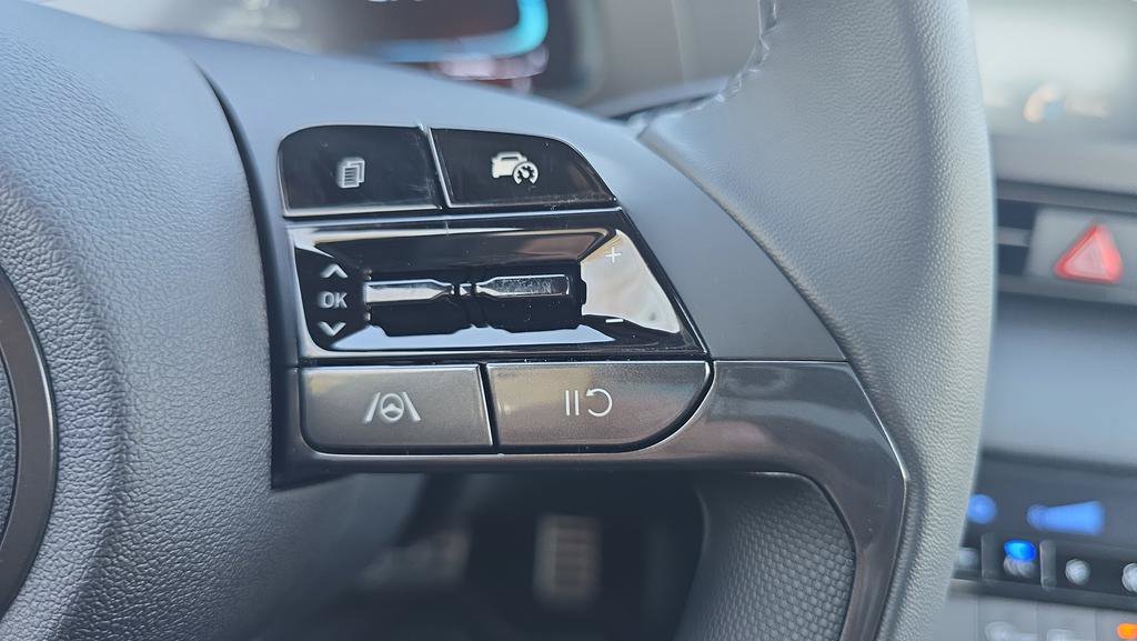 New 2026 Hyundai Elantra Sport FWD image 25