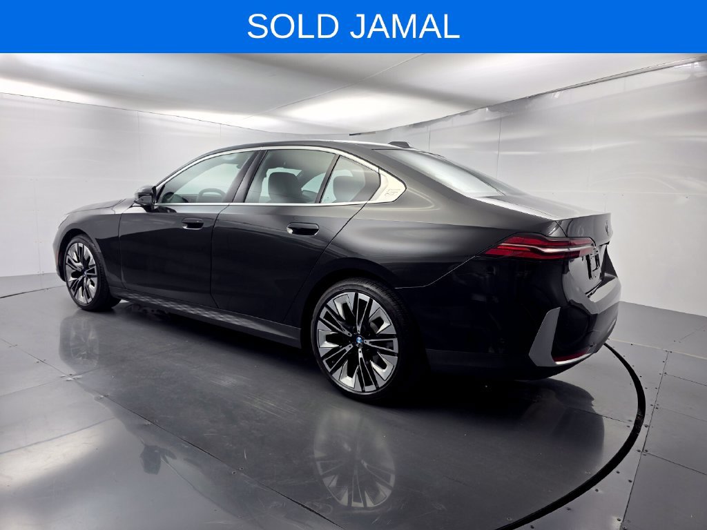 Certified 2024 BMW 530i w/ Premium Package RWD image 4