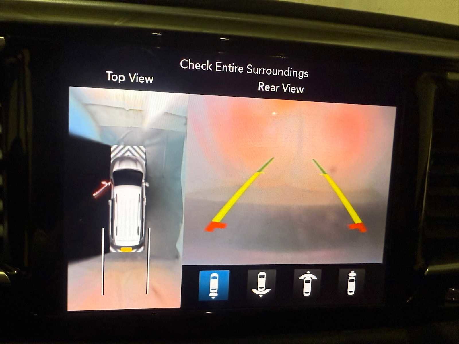 Used 2019 Chrysler Pacifica Touring Plus w/ Advanced Safetytec Group image 30