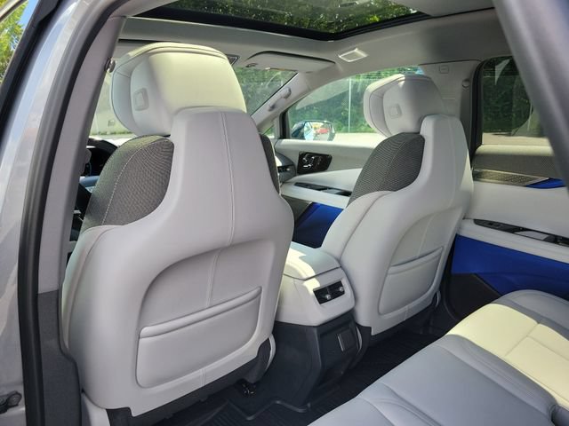 New 2027 Cadillac Optiq Luxury w/ LPO, Floor Liner Package AWD/4WD image 26