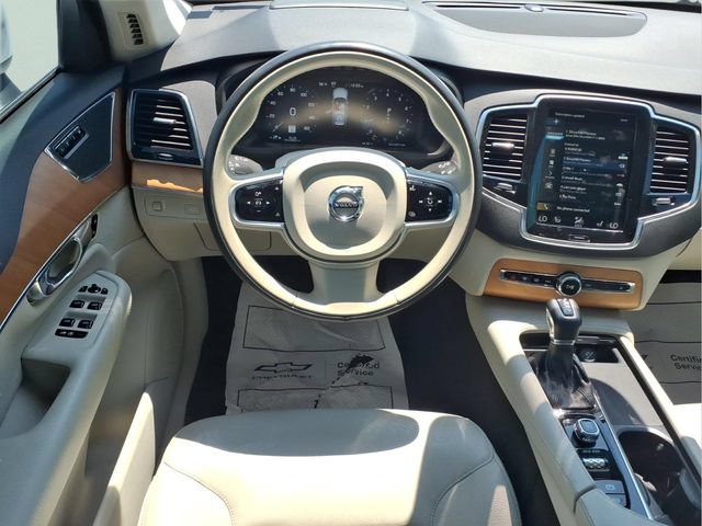 Used 2021 Volvo XC90 T6 Momentum w/ Advanced Package AWD/4WD image 4