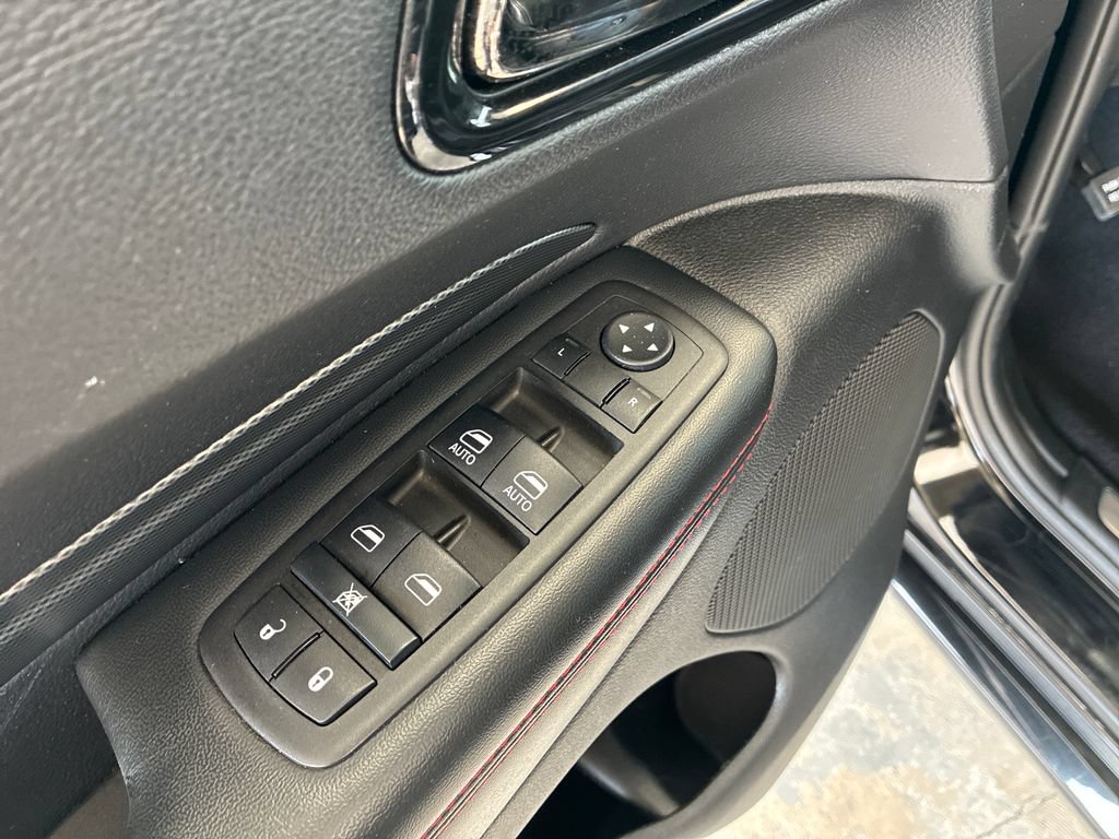 Used 2025 Dodge Durango GT AWD/4WD image 11