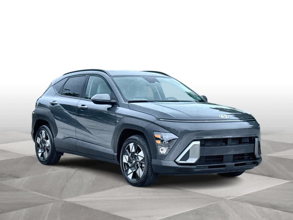 Used 2025 Hyundai Kona SEL FWD image 2
