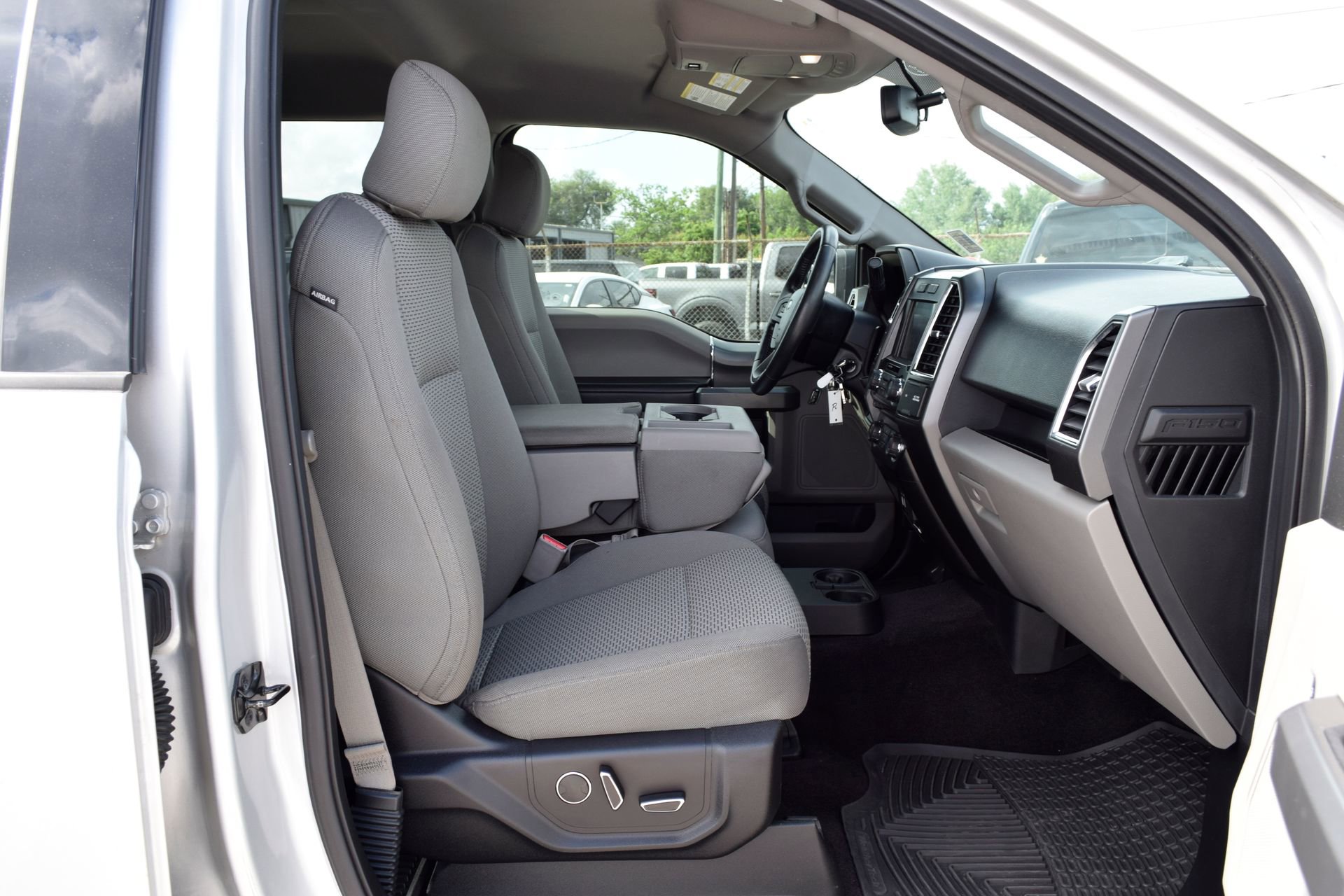 Used 2017 Ford F150 XLT w/ Equipment Group 302A Luxury image 23