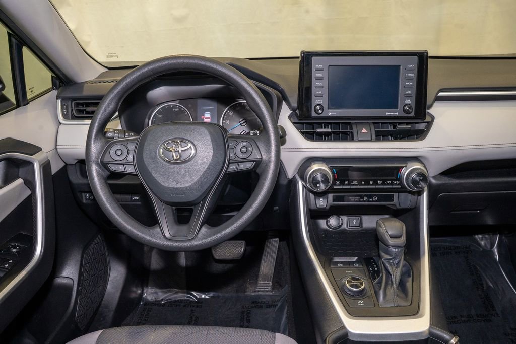 Used 2021 Toyota RAV4 XLE w/ Convenience Package image 7
