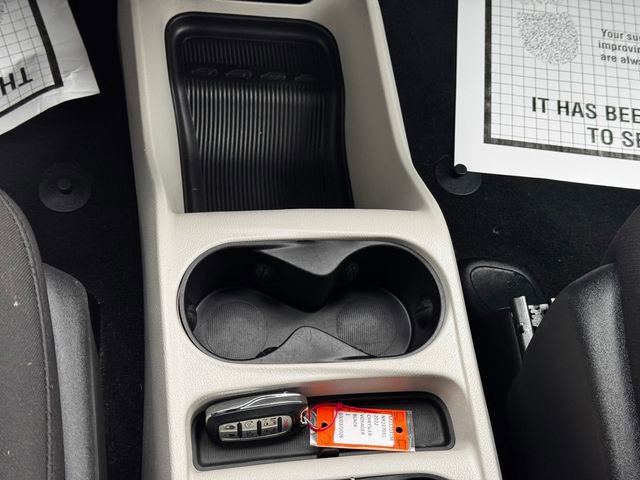 Certified 2022 Chrysler Voyager LX FWD image 37