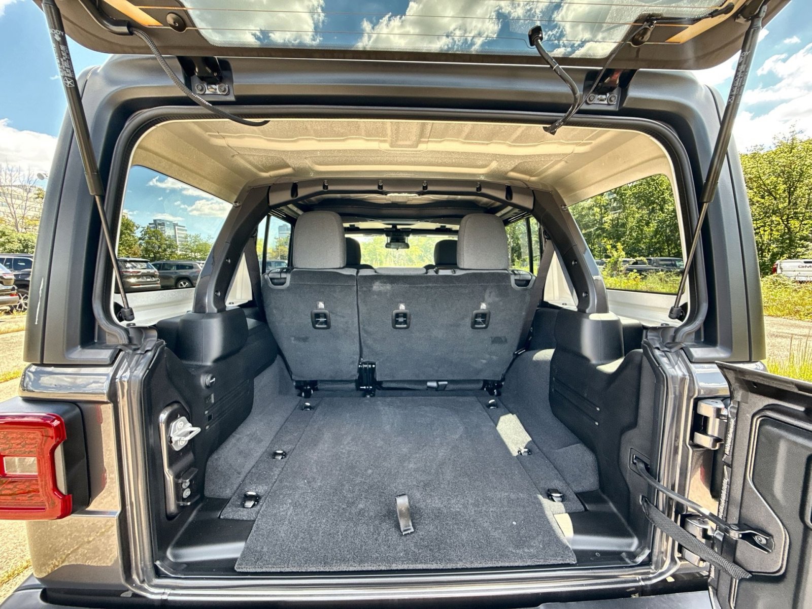 New 2025 Jeep Wrangler Sport S image 26