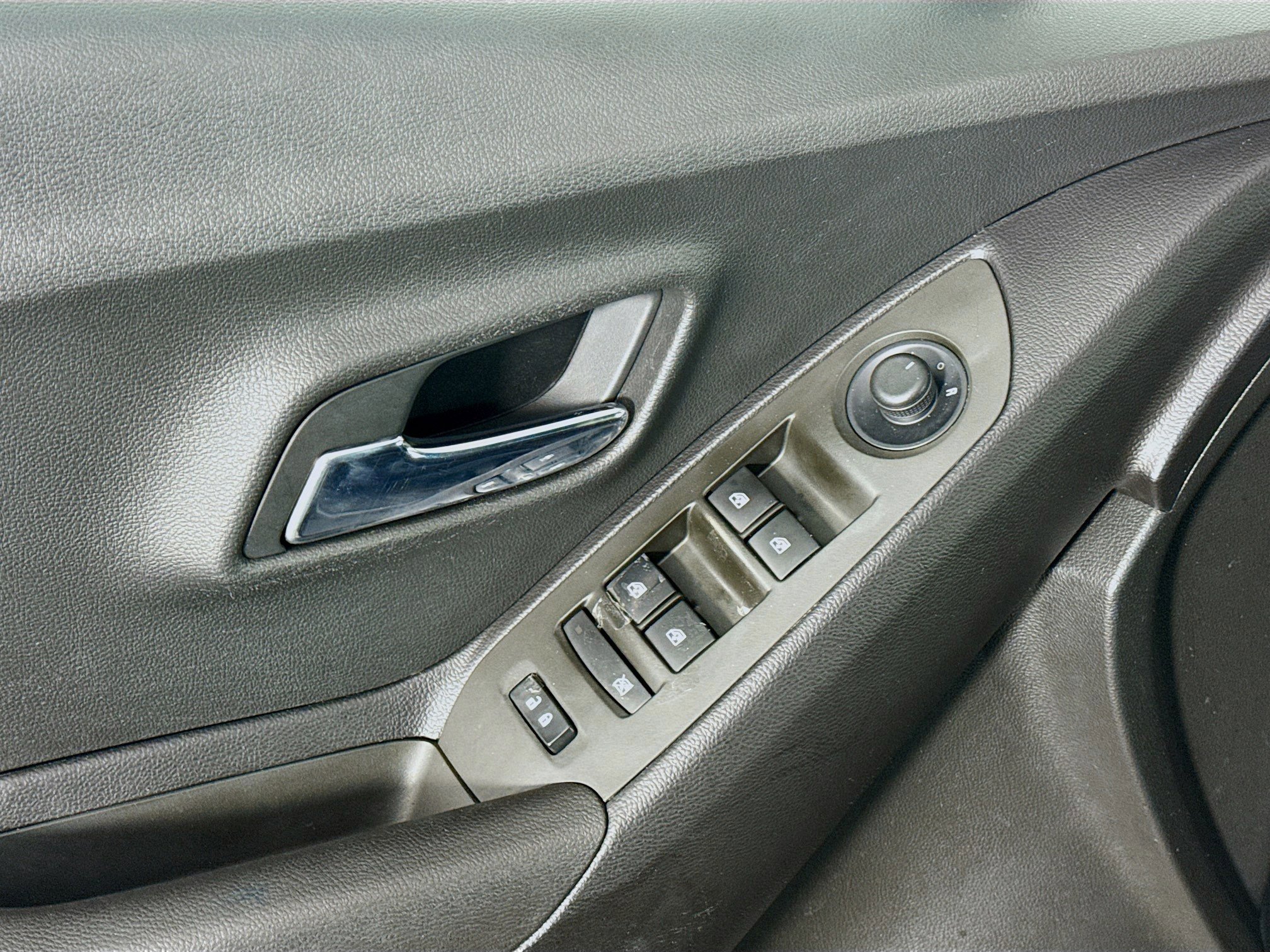 Used 2017 Chevrolet Trax LT w/ LT Convenience Package image 24