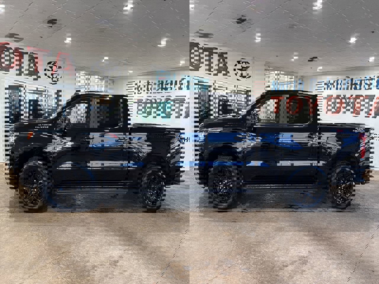 Used 2023 Chevrolet Silverado 1500 RST w/ Protection Package image 7