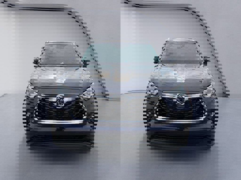 Used 2021 Toyota Highlander XLE image 8