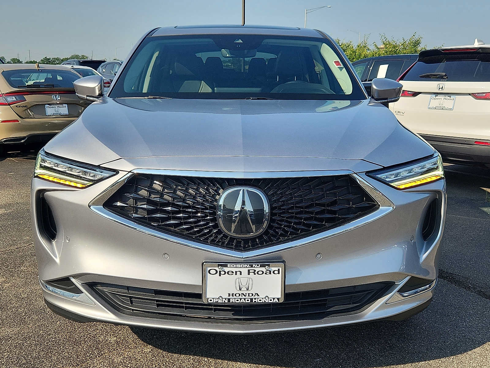 Used 2024 Acura MDX SH-AWD w/ Technology Package image 2