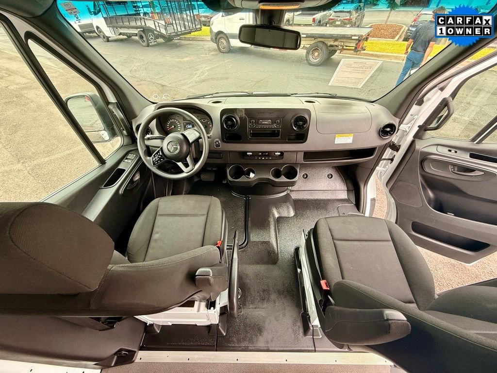 Used 2023 Mercedes-Benz Sprinter 2500 image 4