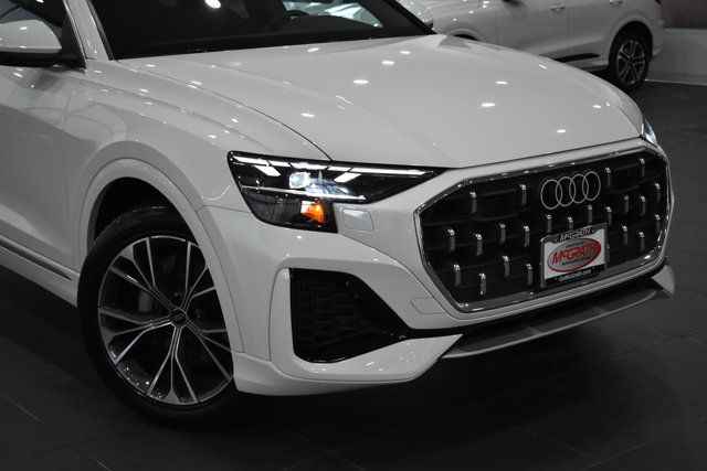 Used 2025 Audi Q8 Premium AWD/4WD image 3