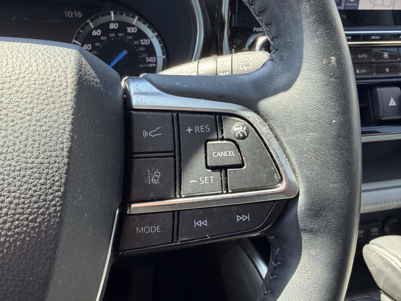 Used 2021 Toyota Highlander Platinum AWD/4WD image 31