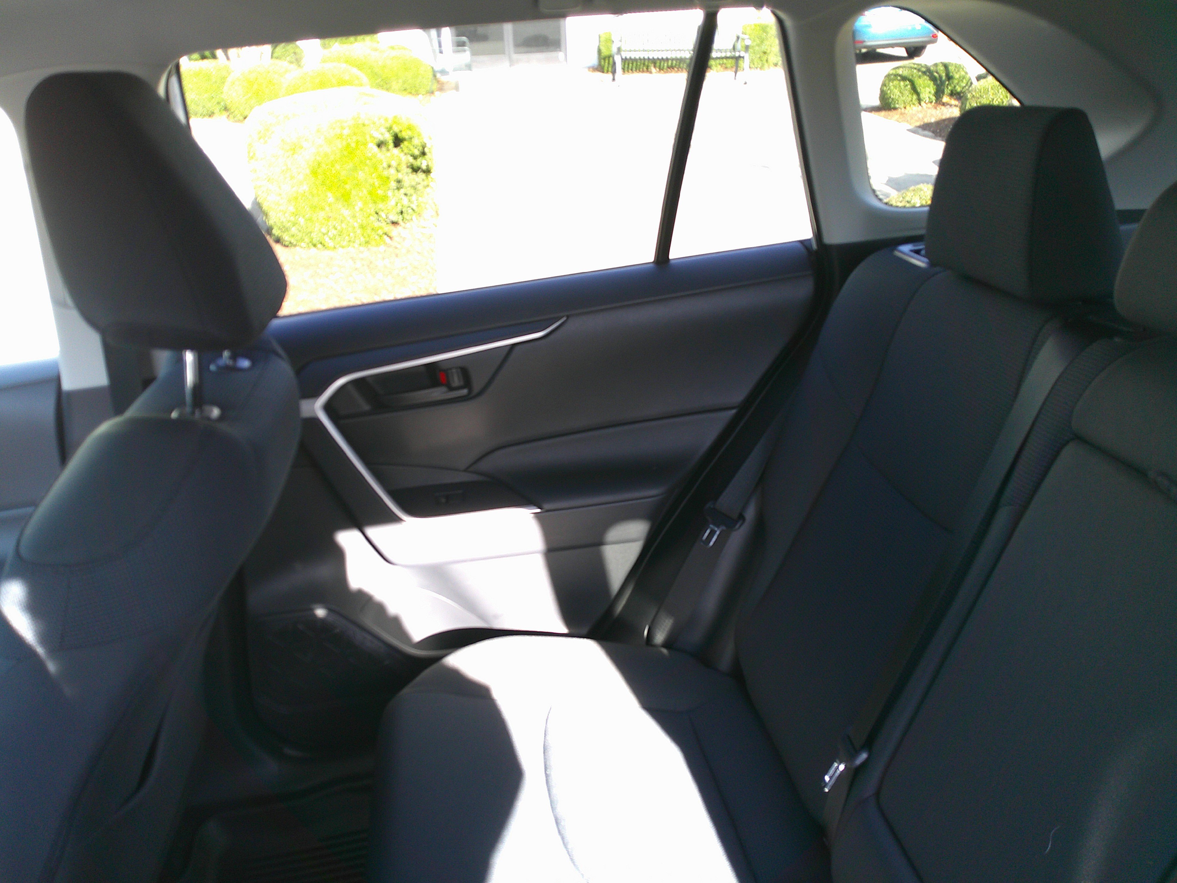 Used 2025 Toyota RAV4 LE image 30