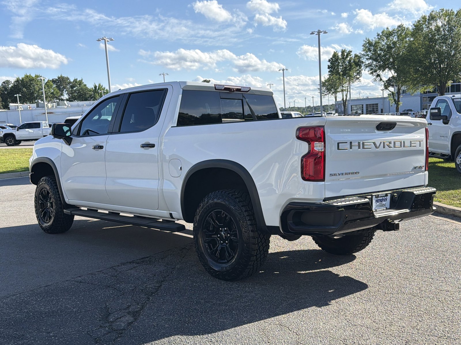 Used 2022 Chevrolet Silverado 1500 ZR2 w/ Technology Package AWD/4WD image 10