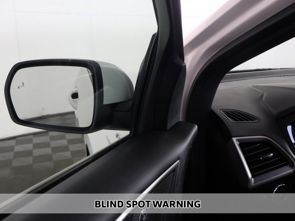 Used 2022 Ford Edge ST-Line w/ Class II Trailer Tow Package image 4