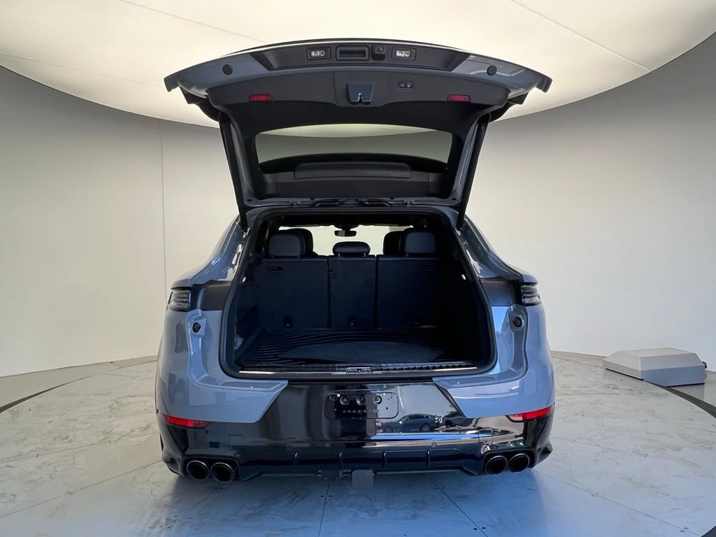 Certified 2025 Porsche Cayenne GTS AWD/4WD image 20