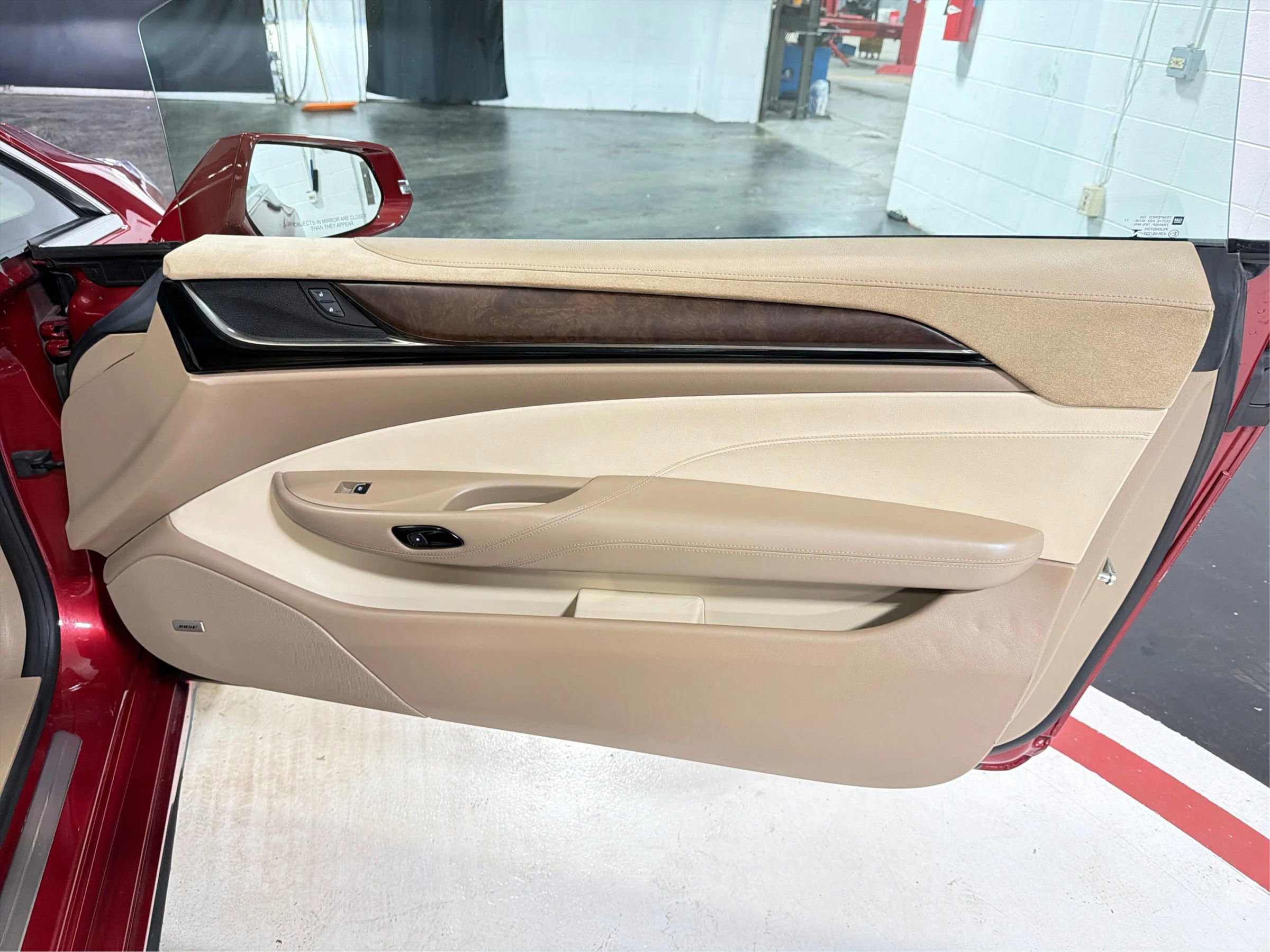 Used 2014 Cadillac ELR w/ Luxury Package image 25