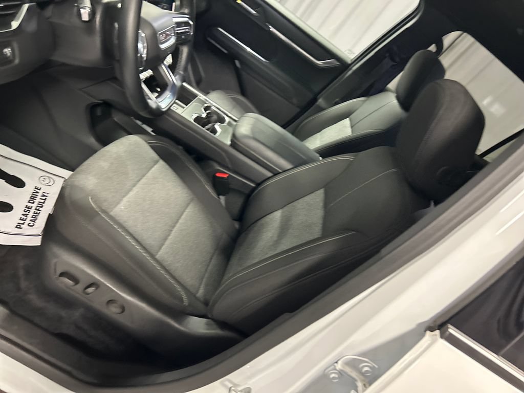 Used 2025 GMC Acadia Elevation FWD image 12