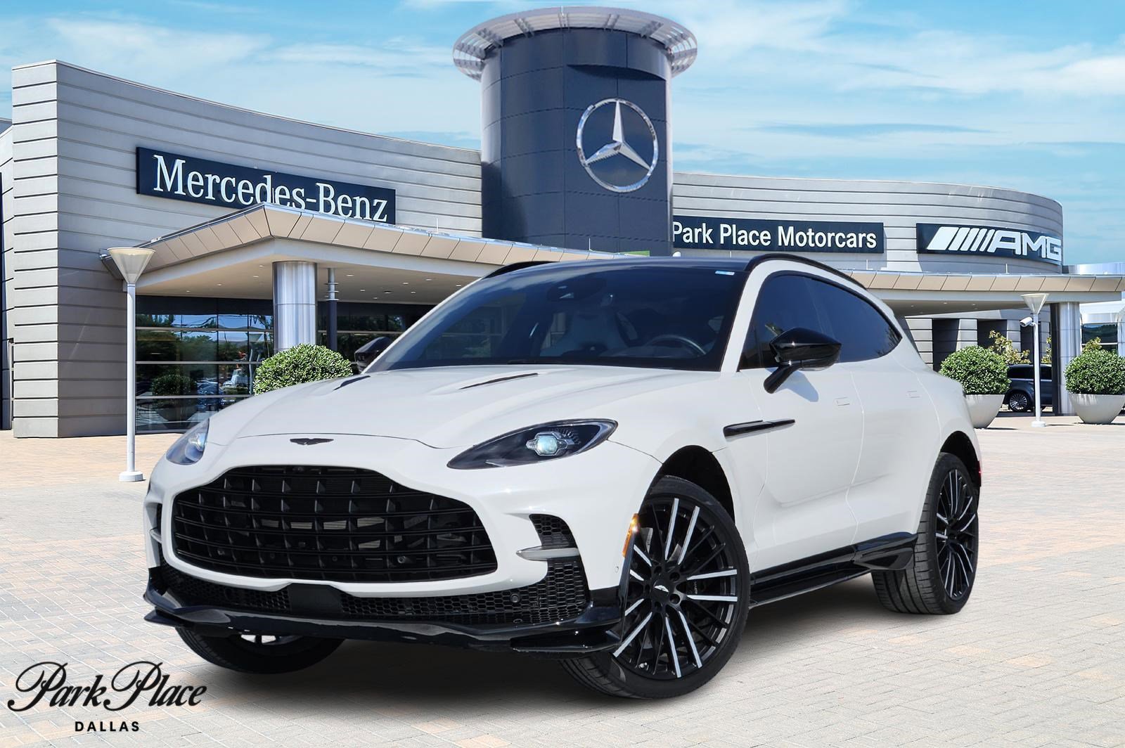 Used 2023 Aston Martin DBX 707 image 1