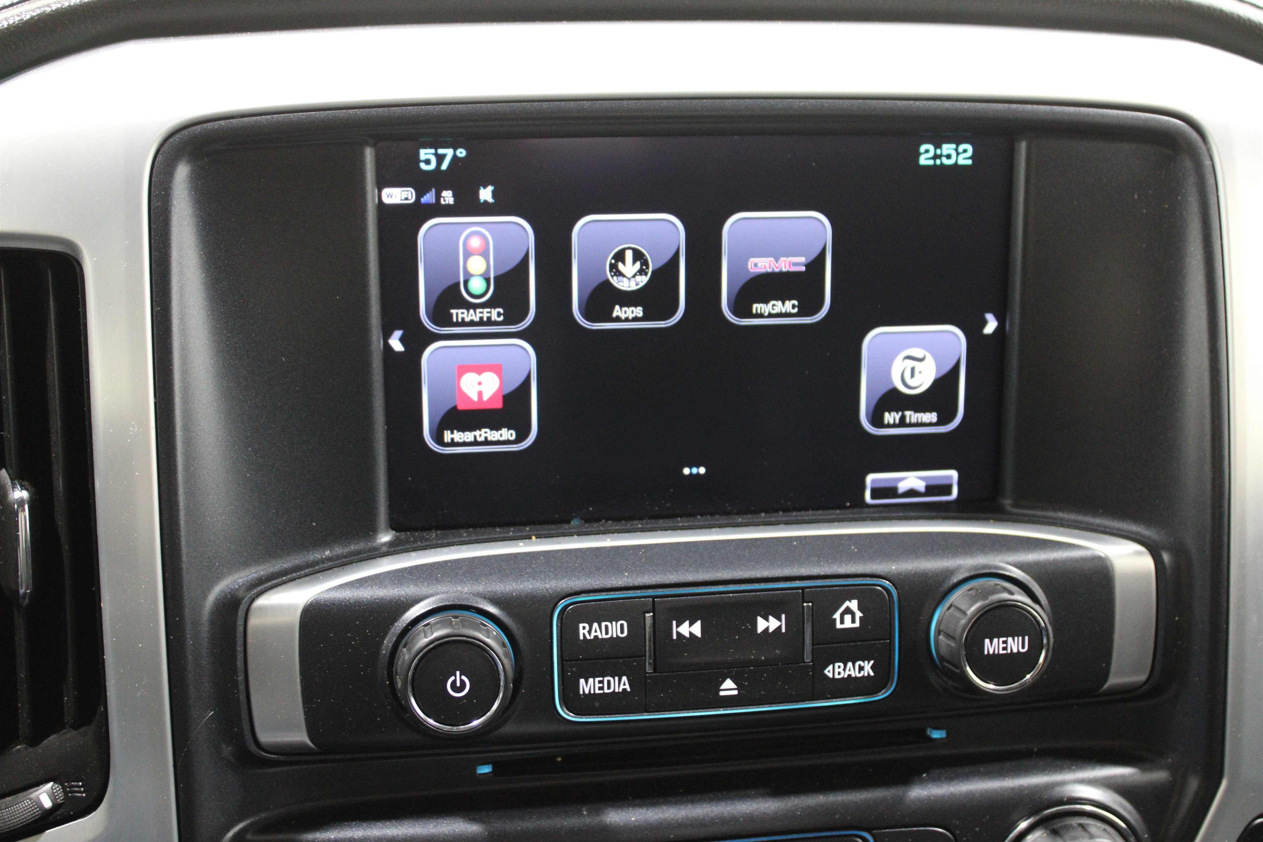 Used 2018 GMC Sierra 1500 SLT w/ SLT Premium Package image 16