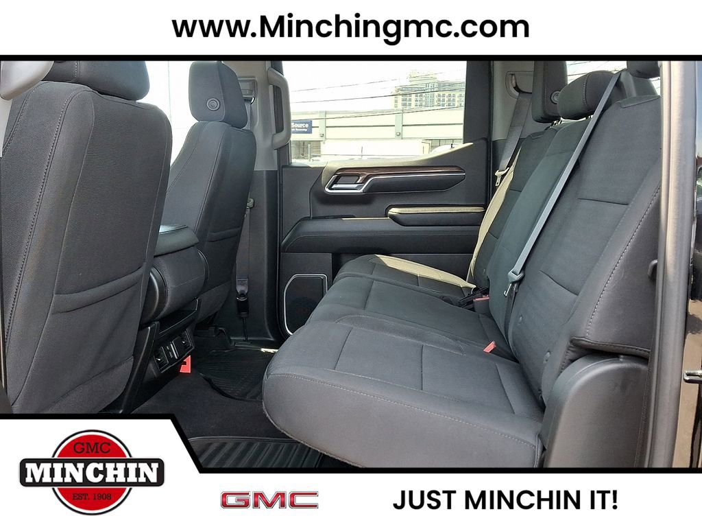 Used 2023 Chevrolet Suburban Premier AWD/4WD image 10