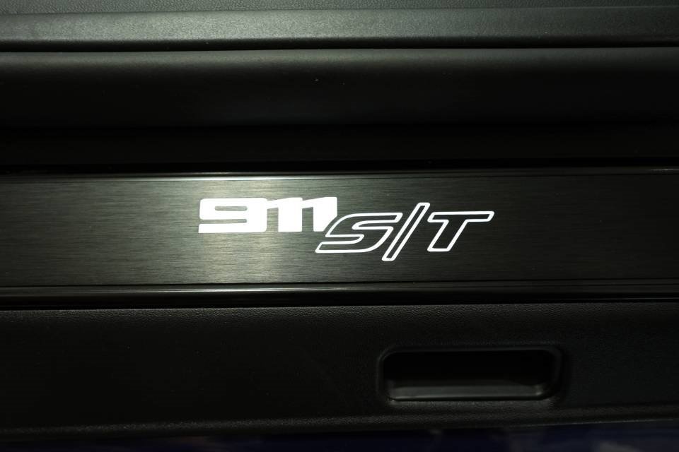 Used 2024 Porsche 911 GT3 RS image 28