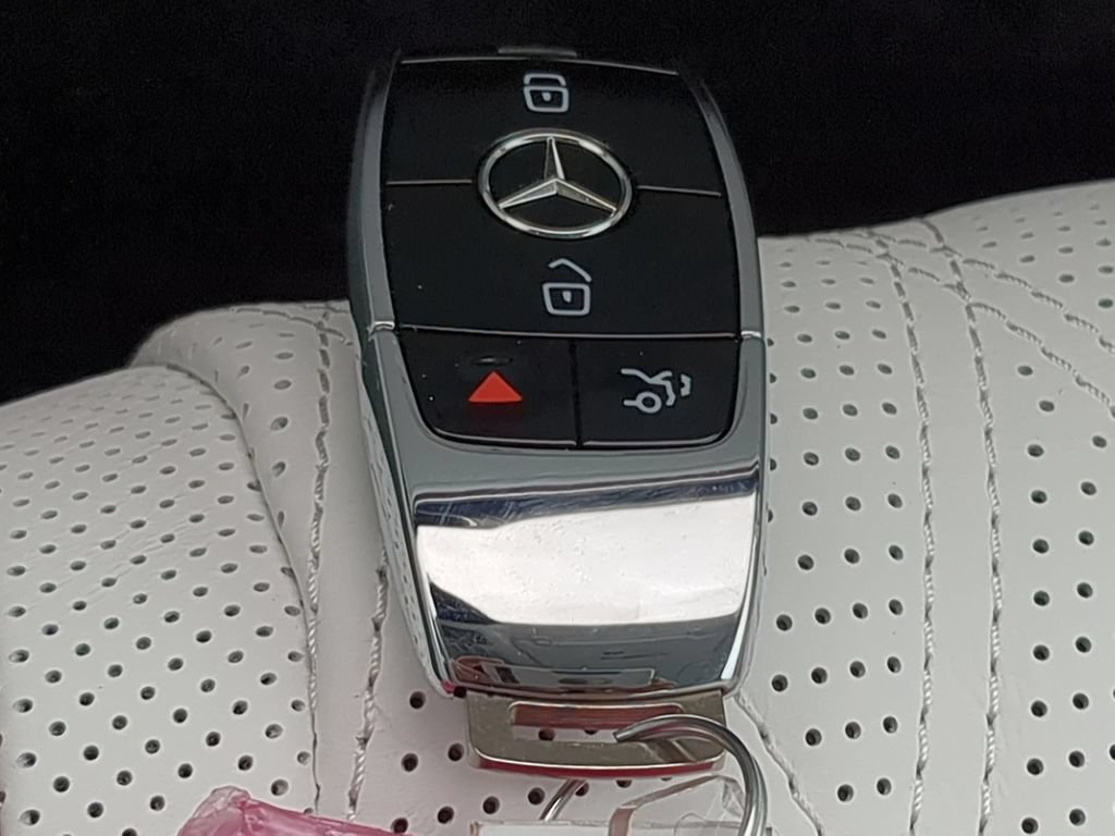 Used 2024 Mercedes-Benz Maybach GLS 600 4MATIC image 27