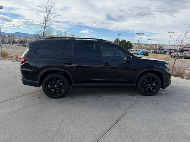Used 2025 Honda Pilot Black Edition image 9