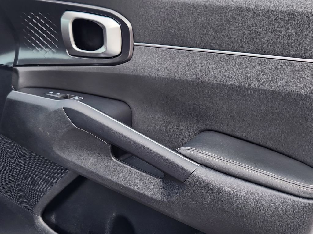 Used 2022 Kia Sorento LX image 18