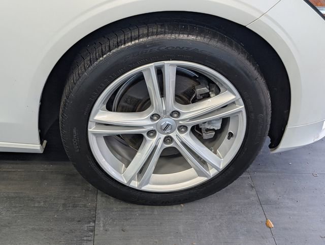 Used 2018 Volvo S90 T5 Momentum image 16