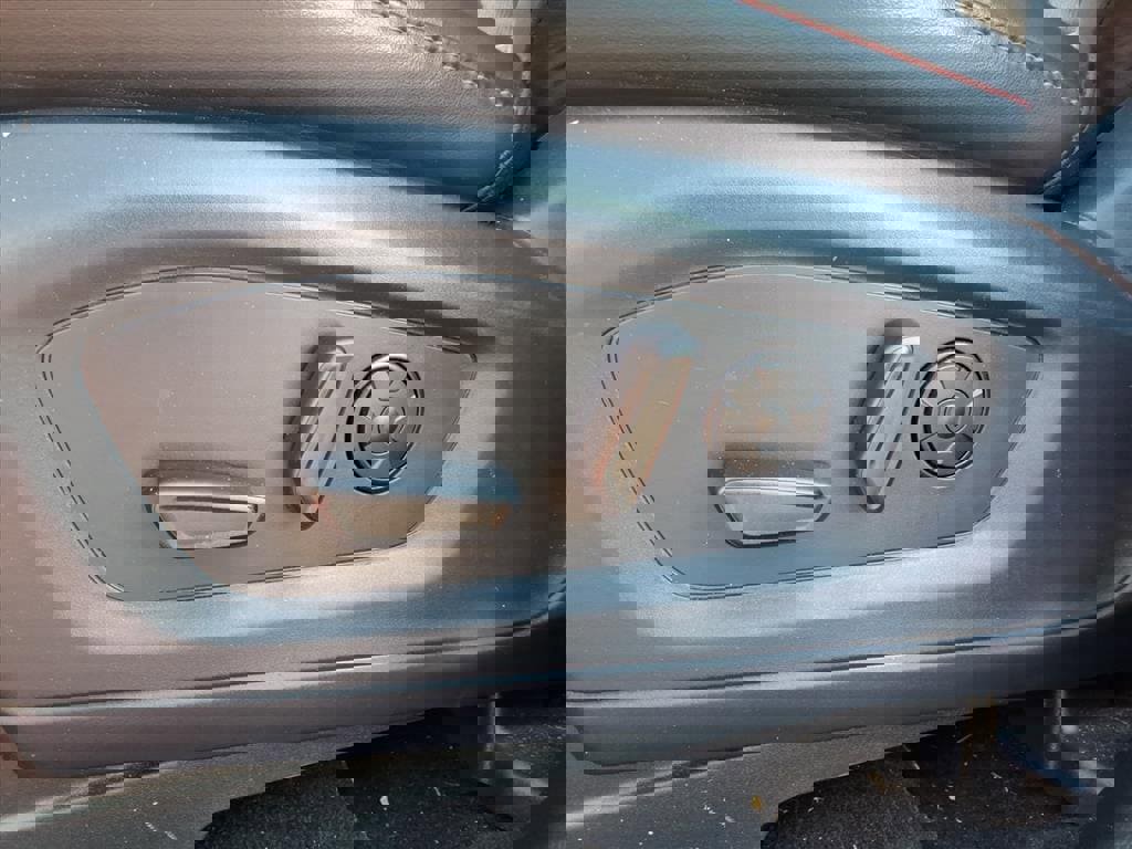 Used 2025 Ford Explorer ST-Line w/ Premium Package image 5