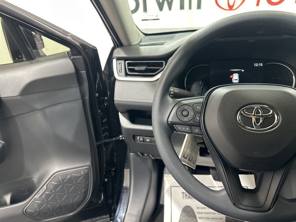 Used 2025 Toyota RAV4 XLE image 24