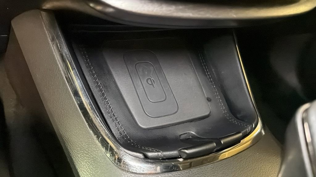 Used 2016 Toyota Avalon Limited image 30