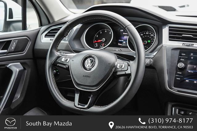 Used 2021 Volkswagen Tiguan SE w/ Panoramic Sunroof Package FWD image 15