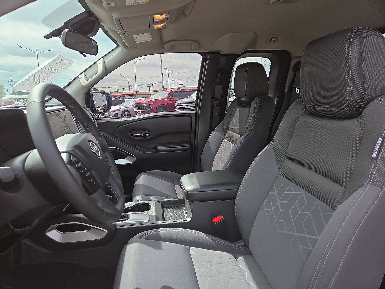 Used 2025 Nissan Frontier SV w/ SV Convenience Package image 11