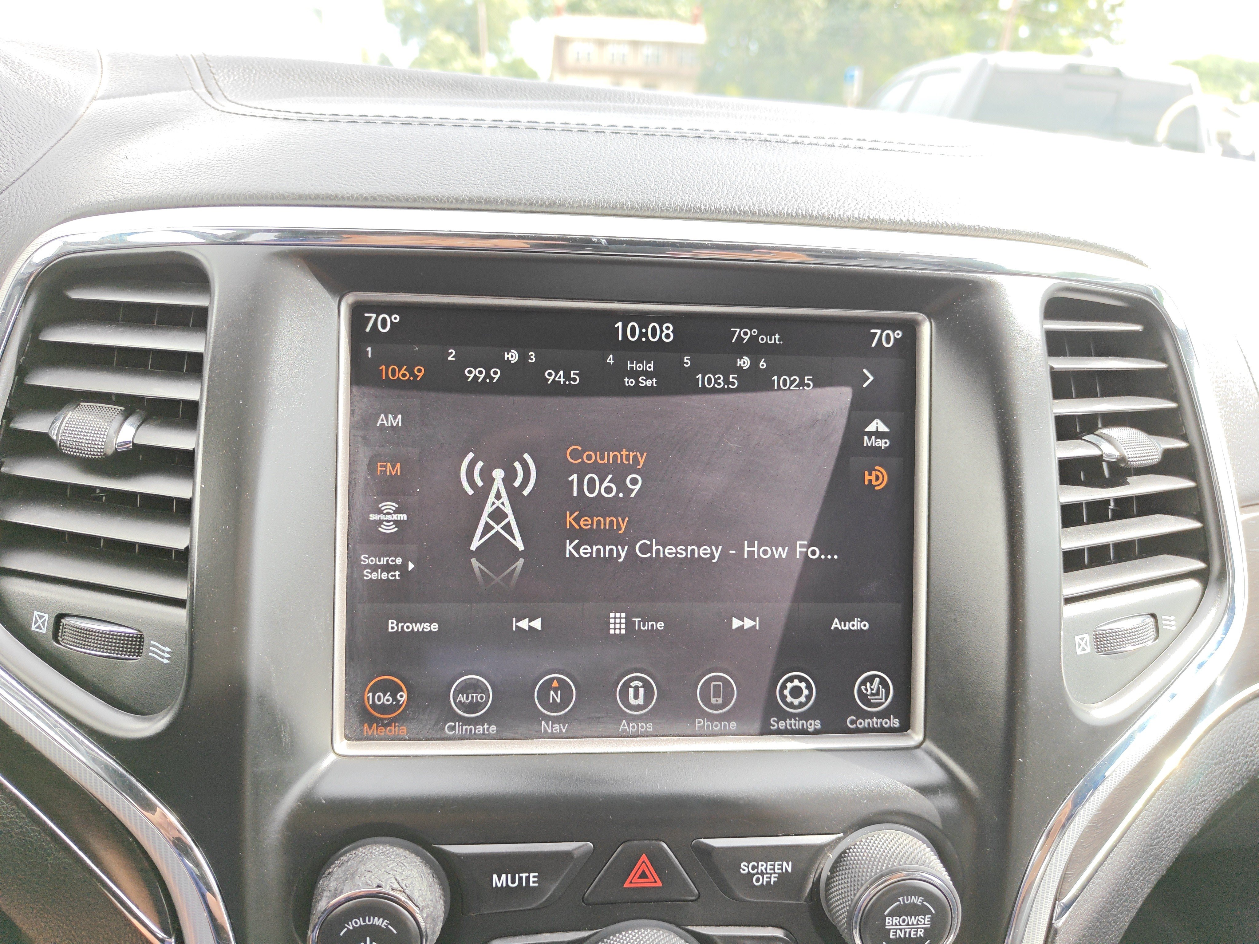 Used 2018 Jeep Grand Cherokee Limited AWD/4WD image 19