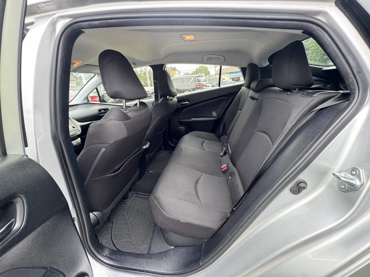 Used 2019 Toyota Prius LE AWD/4WD image 59