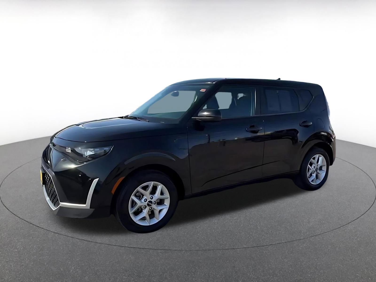 Used 2025 Kia Soul LX w/ LX Technology Package image 8