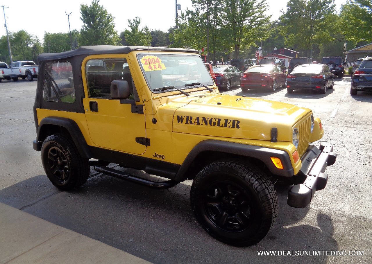Used 2004 Jeep Wrangler SE w/ Full Face Tire & Wheel Group AWD/4WD image 2