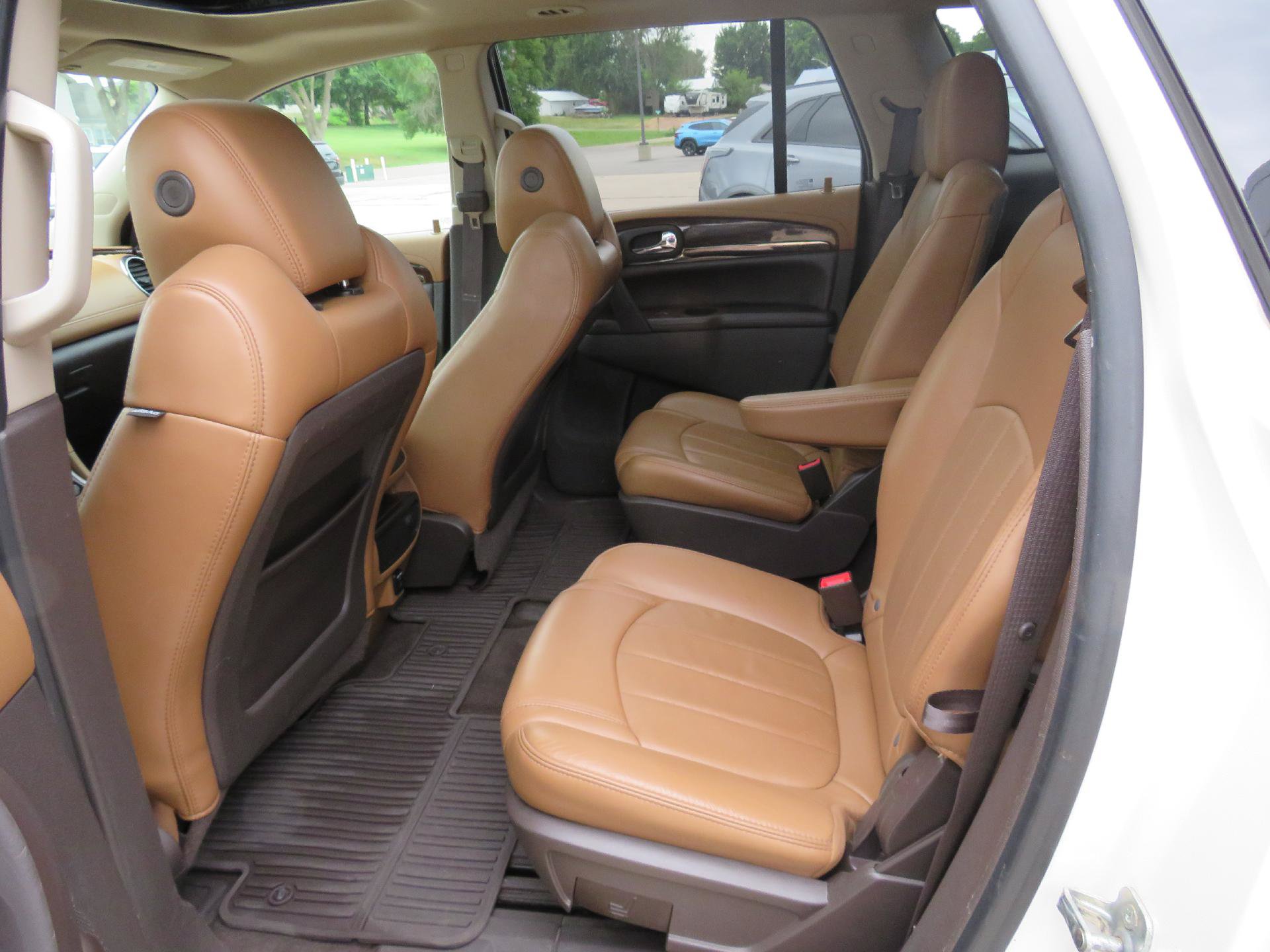 Used 2014 Buick Enclave Premium w/ Trailering Provision Package AWD/4WD image 9