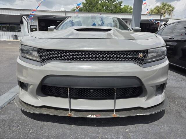 Used 2017 Dodge Charger R/T Scat Pack w/ Beats Audio Group RWD image 2