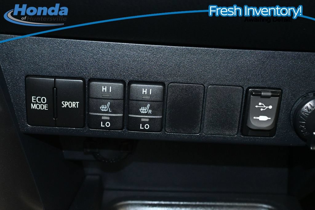 Used 2016 Toyota RAV4 SE FWD image 14