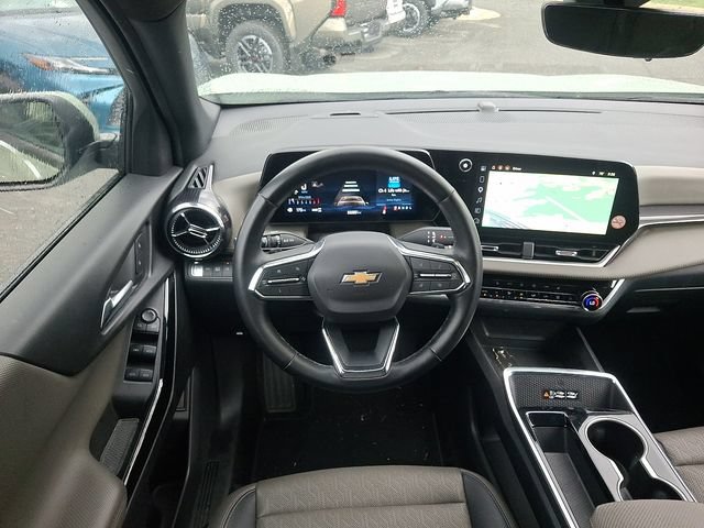 Used 2025 Chevrolet Equinox LT w/ Convenience Package II AWD/4WD image 11