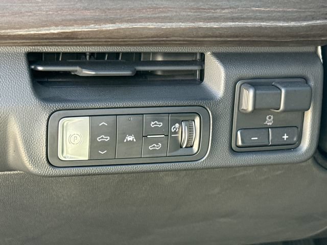 Used 2025 GMC Sierra EV Denali AWD/4WD image 23