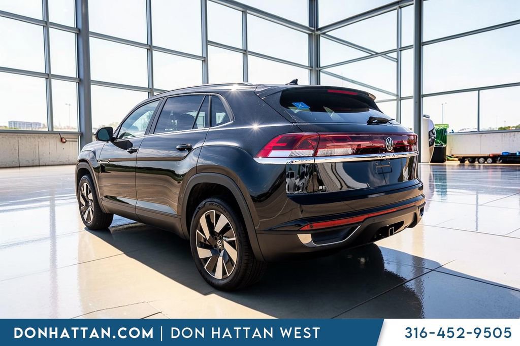 Used 2024 Volkswagen Atlas Cross Sport SE FWD image 25