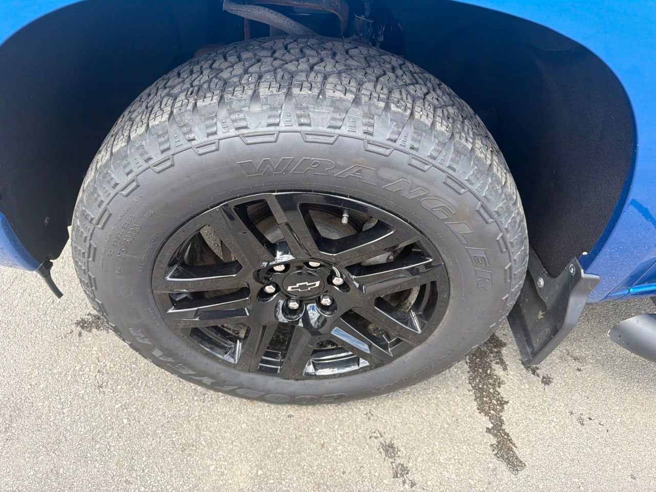 Used 2024 Chevrolet Silverado 1500 Custom AWD/4WD image 9