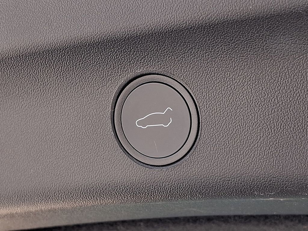 Used 2020 Tesla Model Y Long Range image 30