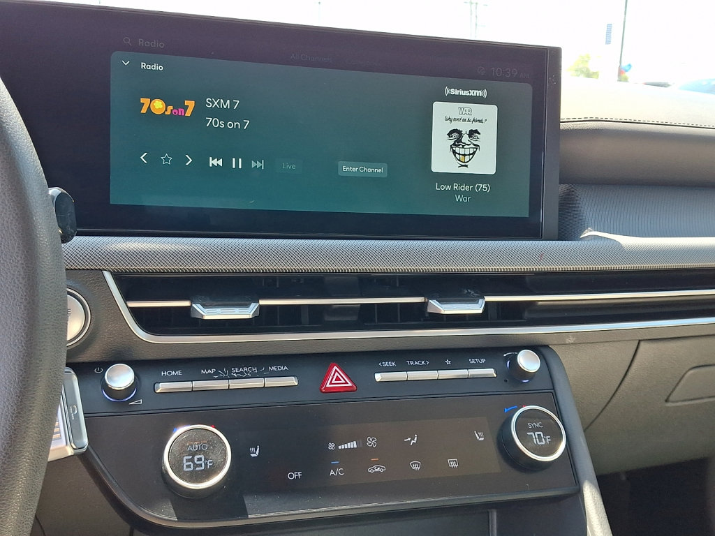 Used 2025 Hyundai Sonata SEL FWD image 28